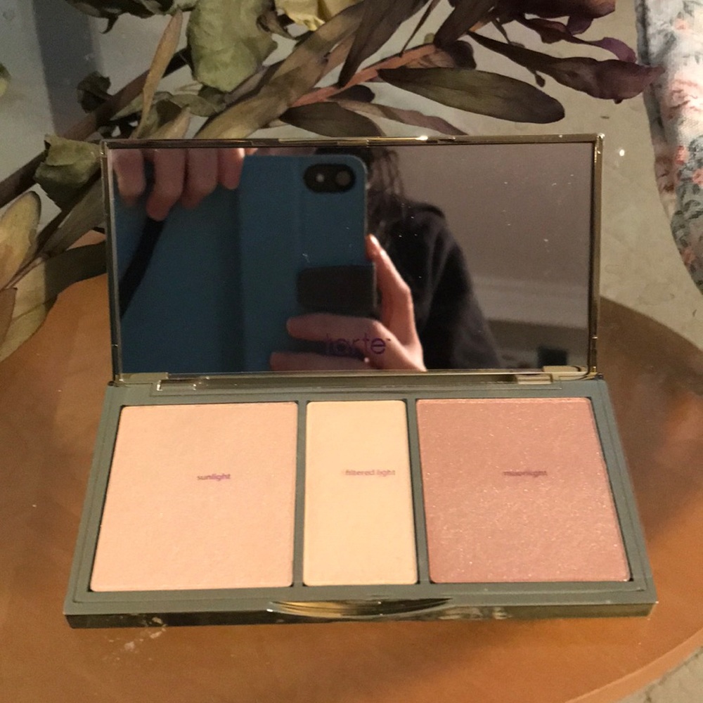 Tarte “Skin Twinkle” Lighting palette - Almost New